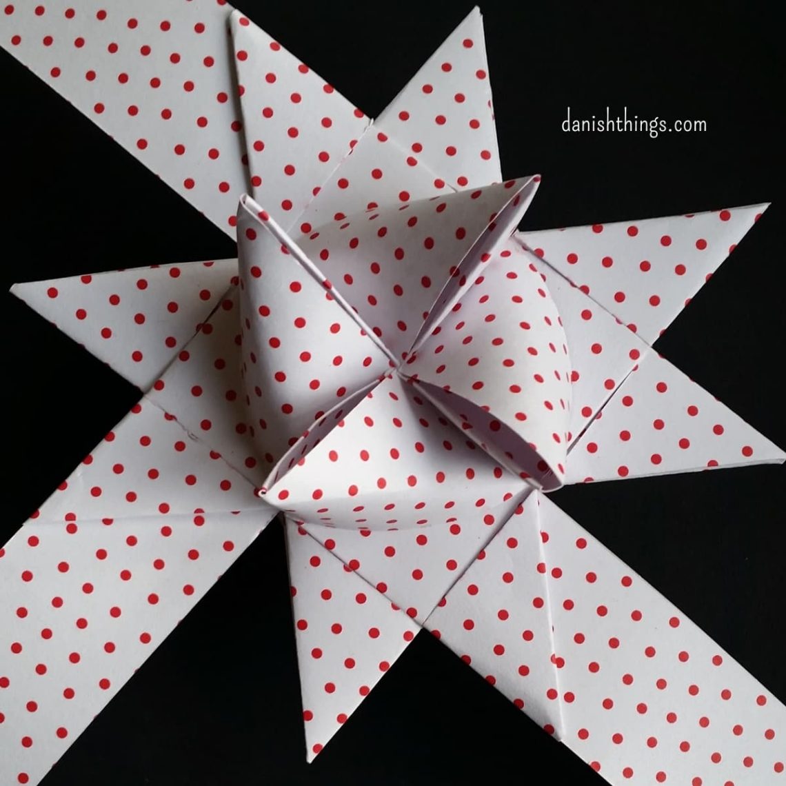 How to make a Froebel star - a classic Danish Christmas decoration. A Christmas star - step-by-step guide. Whether you weave or fold paper stars, if you are a beginner or experienced, you will get help with text, photos, and videos for every step. Find recipes, step-by-step guides, free print, and inspiration for this time of year at danishthings.com © Christel Parby - Danish Things #DanishThings #froebelstar #frobelstern #paperstar #paper #star #howto #howtoguide #danish #christmas #decoration #homemade #decoration #danishchristmas #danishstar #adventstar #advent #nordic #german #christmasstar 